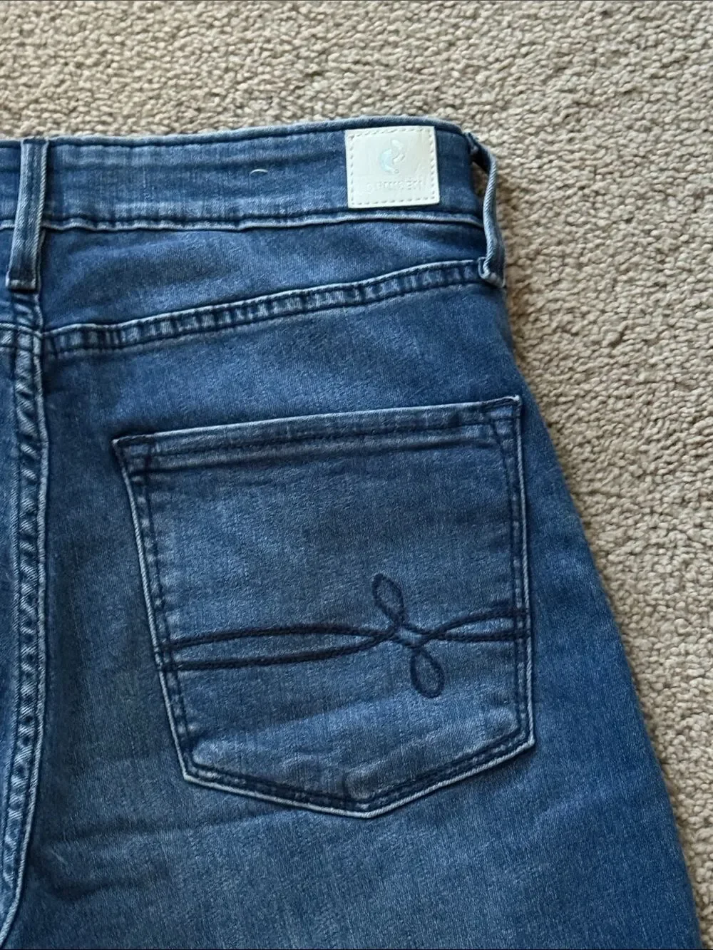 Levi's Denizen Dark Blue High-Rise Super Skinny Jeans!